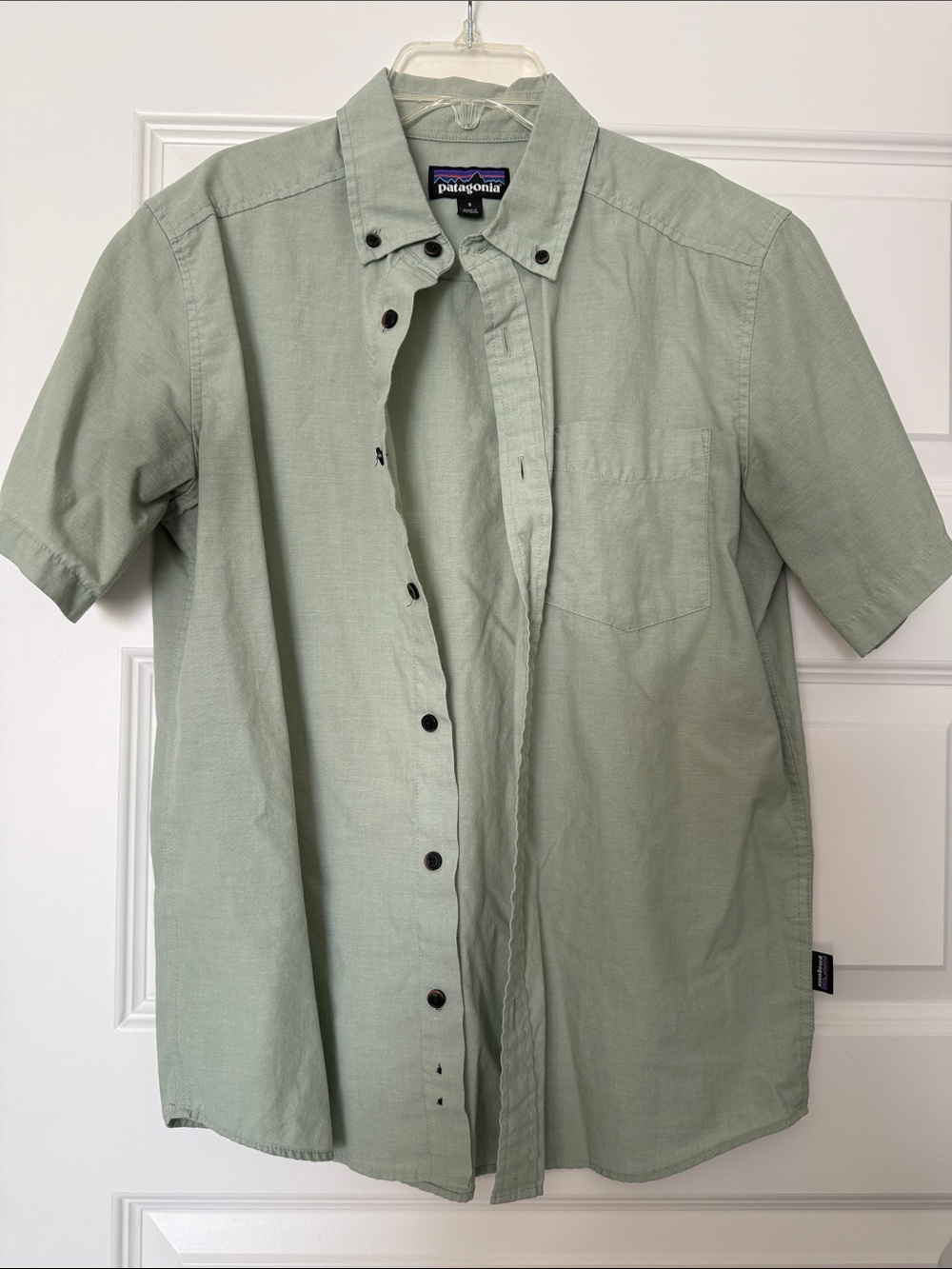 Patagonia Men's Short-Sleeve Button-Down Shirt in Sage